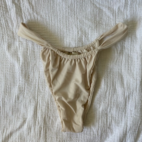 SOLD Belle The Label Bare Bikini Bottoms Cream High Cut Cheeky Strappy Large - Picture 6 of 9